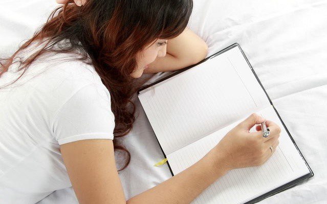 Польза дневника сновидений: что дают записи ночных историй